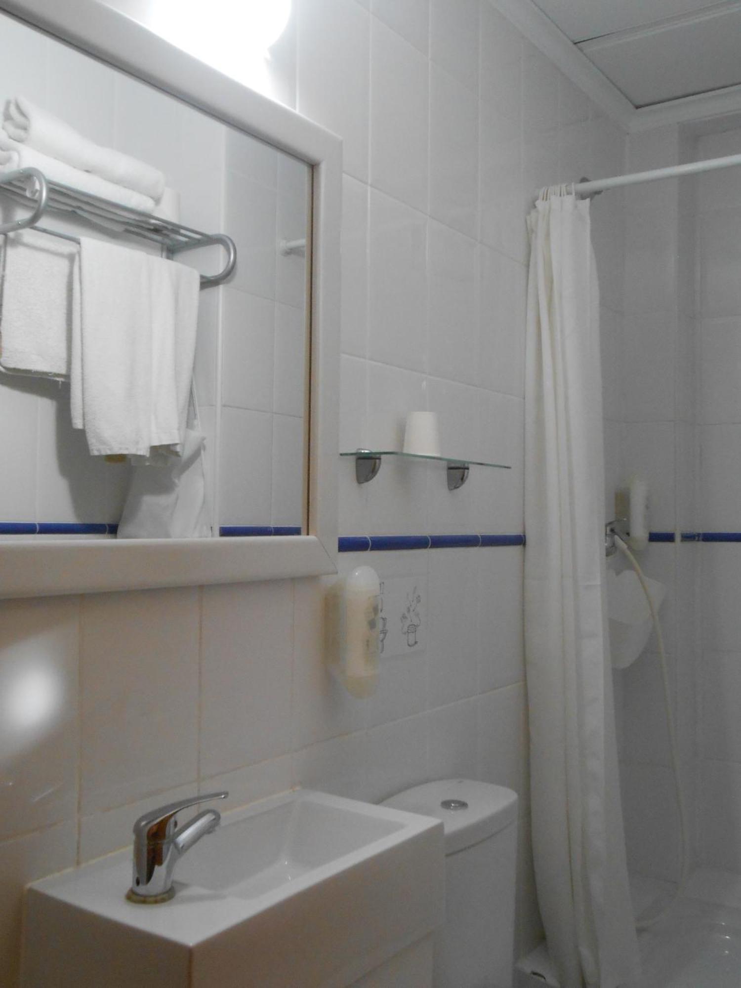 Hostal El Callejon タラゴナ エクステリア 写真