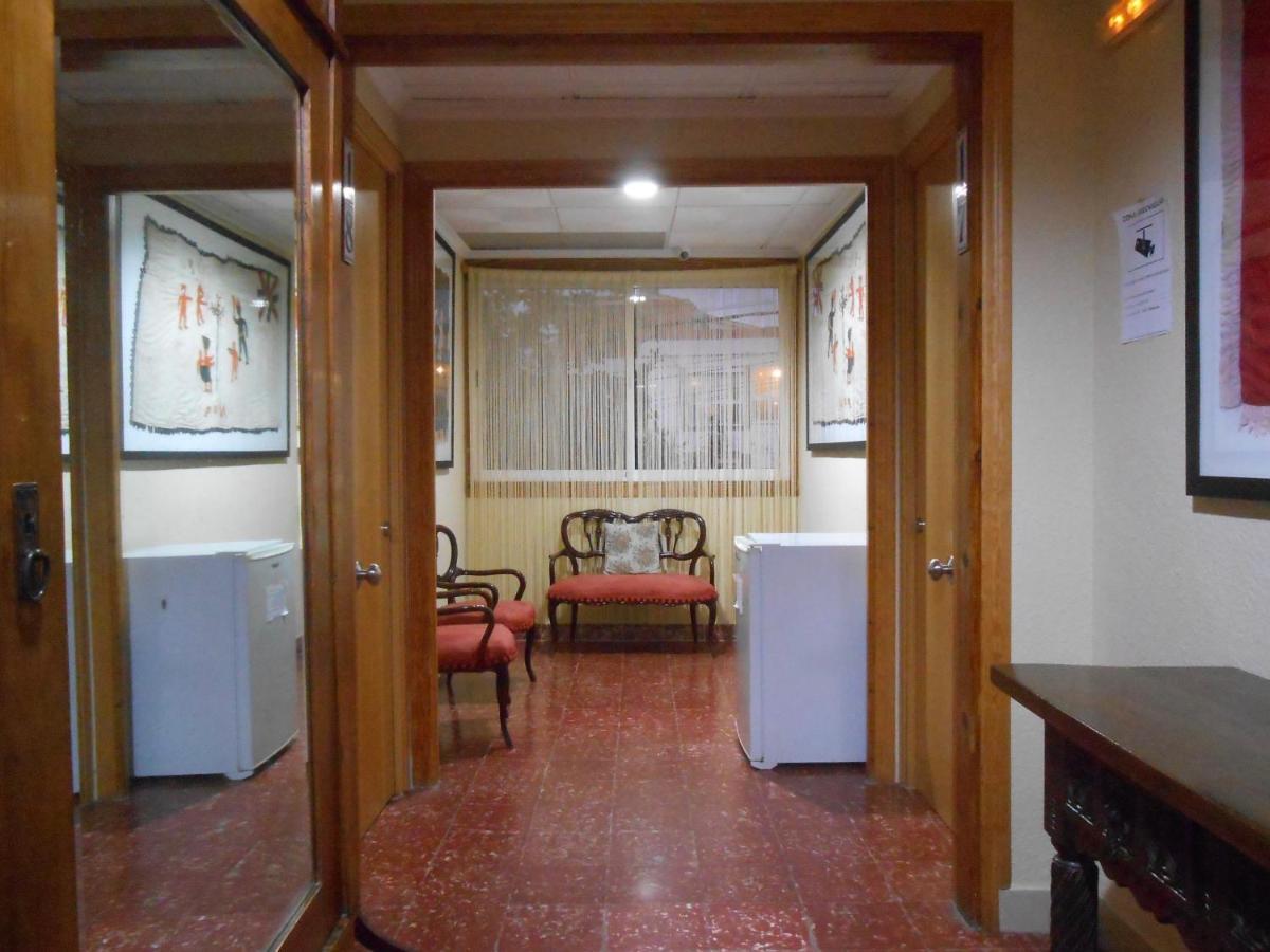 Hostal El Callejon タラゴナ エクステリア 写真